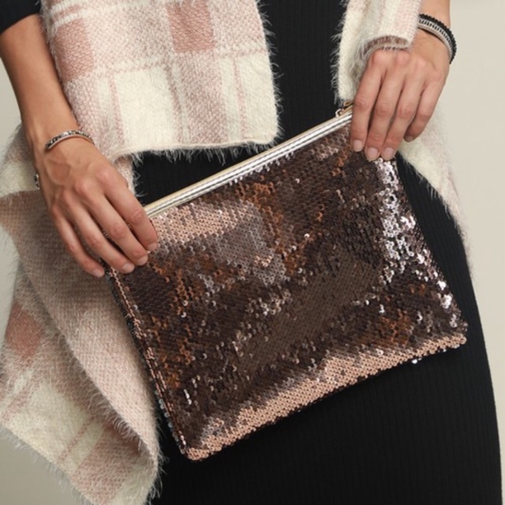Sequin Love Clutch ๐ - Picture 5 of 5